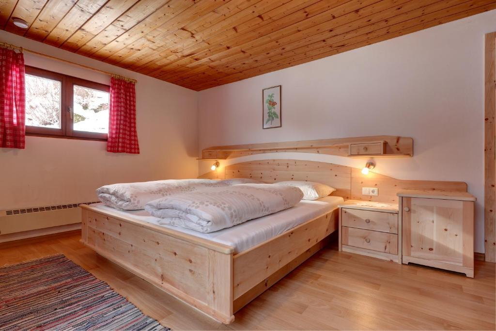 Bed and Breakfast Lechnerhof à Lutago Chambre photo